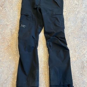 Arcteryx softshell mountaineering/ski/trek pants MEN SMALL